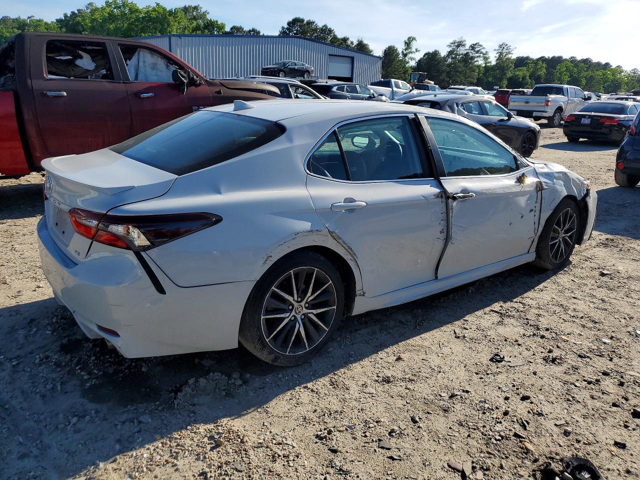 2022 TOYOTA CAMRY SE photo 5