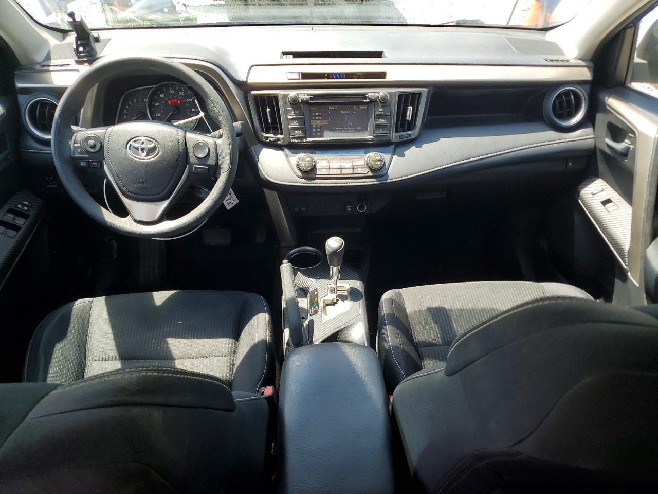 2015 TOYOTA RAV4 XLE photo 15