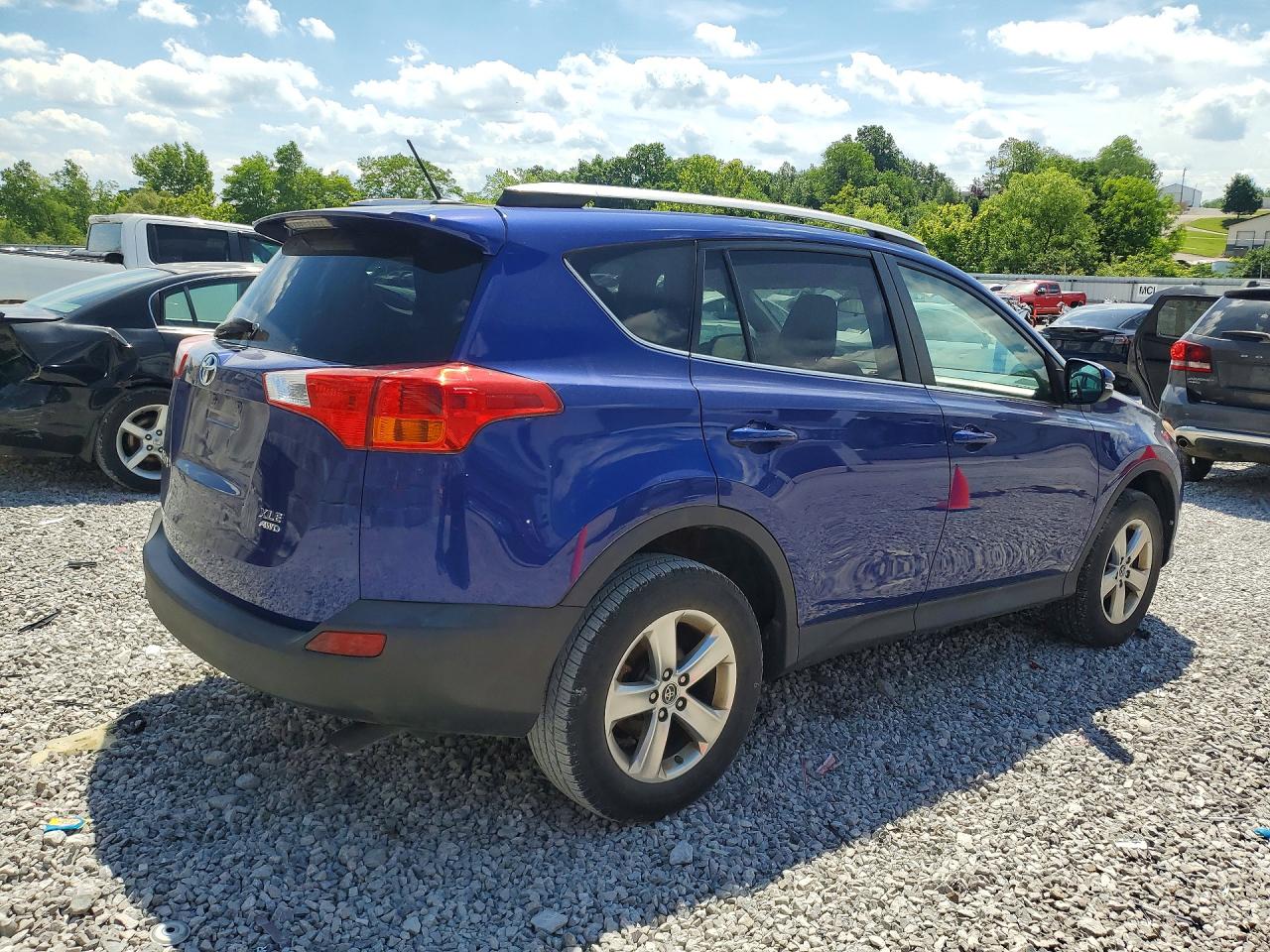 2015 TOYOTA RAV4 XLE photo 5