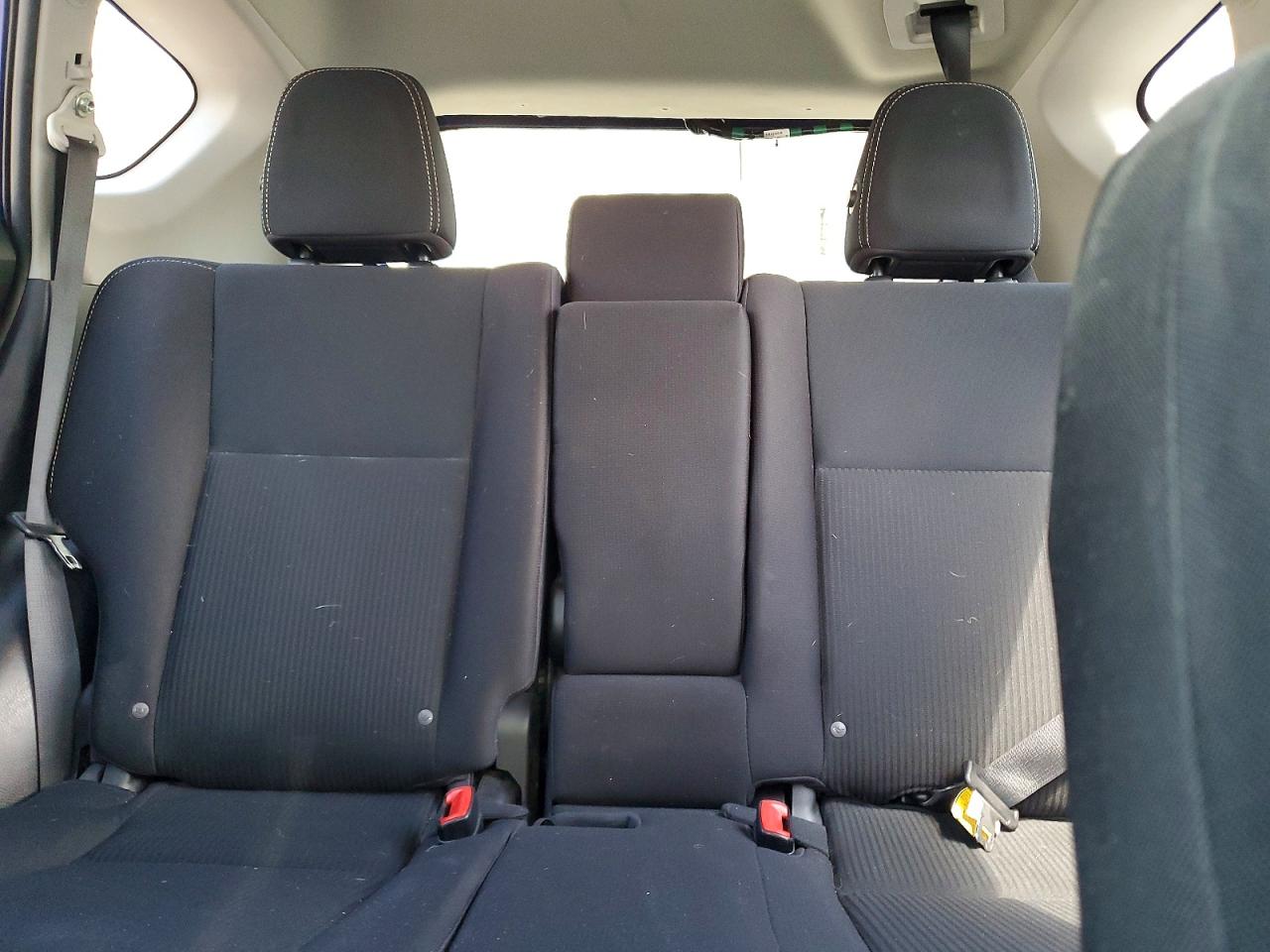 2015 TOYOTA RAV4 XLE photo 19