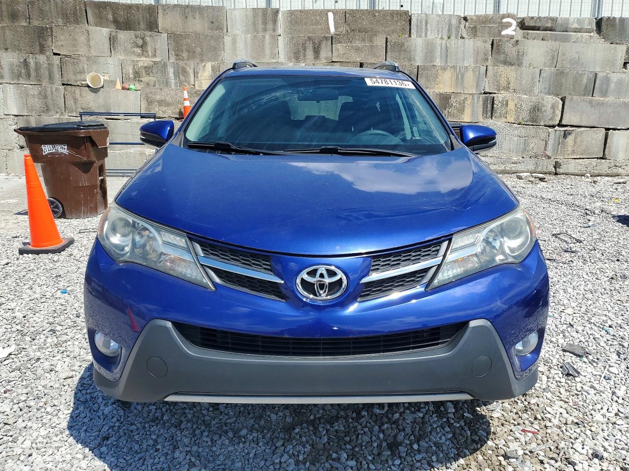 2015 TOYOTA RAV4 XLE photo 9