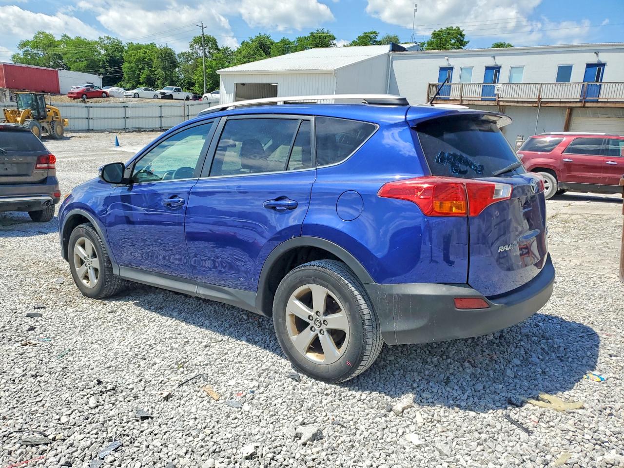 2015 TOYOTA RAV4 XLE photo 3