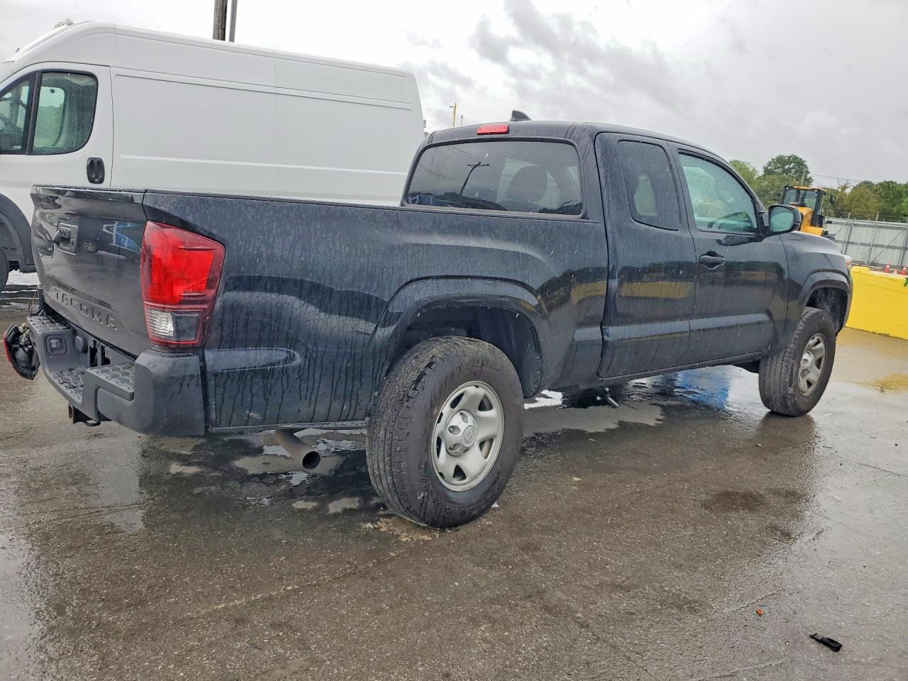 2022 TOYOTA TACOMA SR photo 5