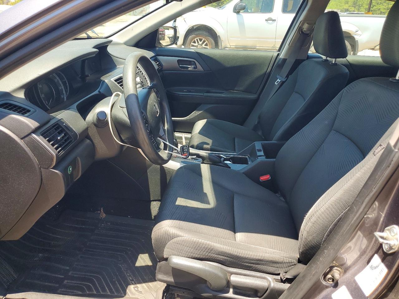 2015 HONDA ACCORD LX photo 13