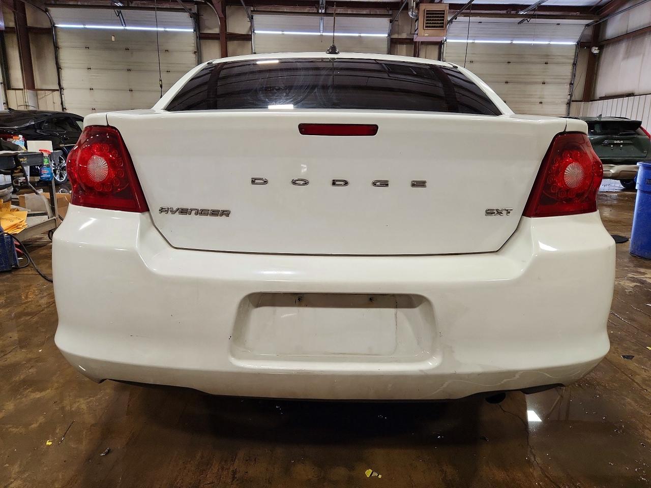 2012 DODGE AVENGER SXT photo 16