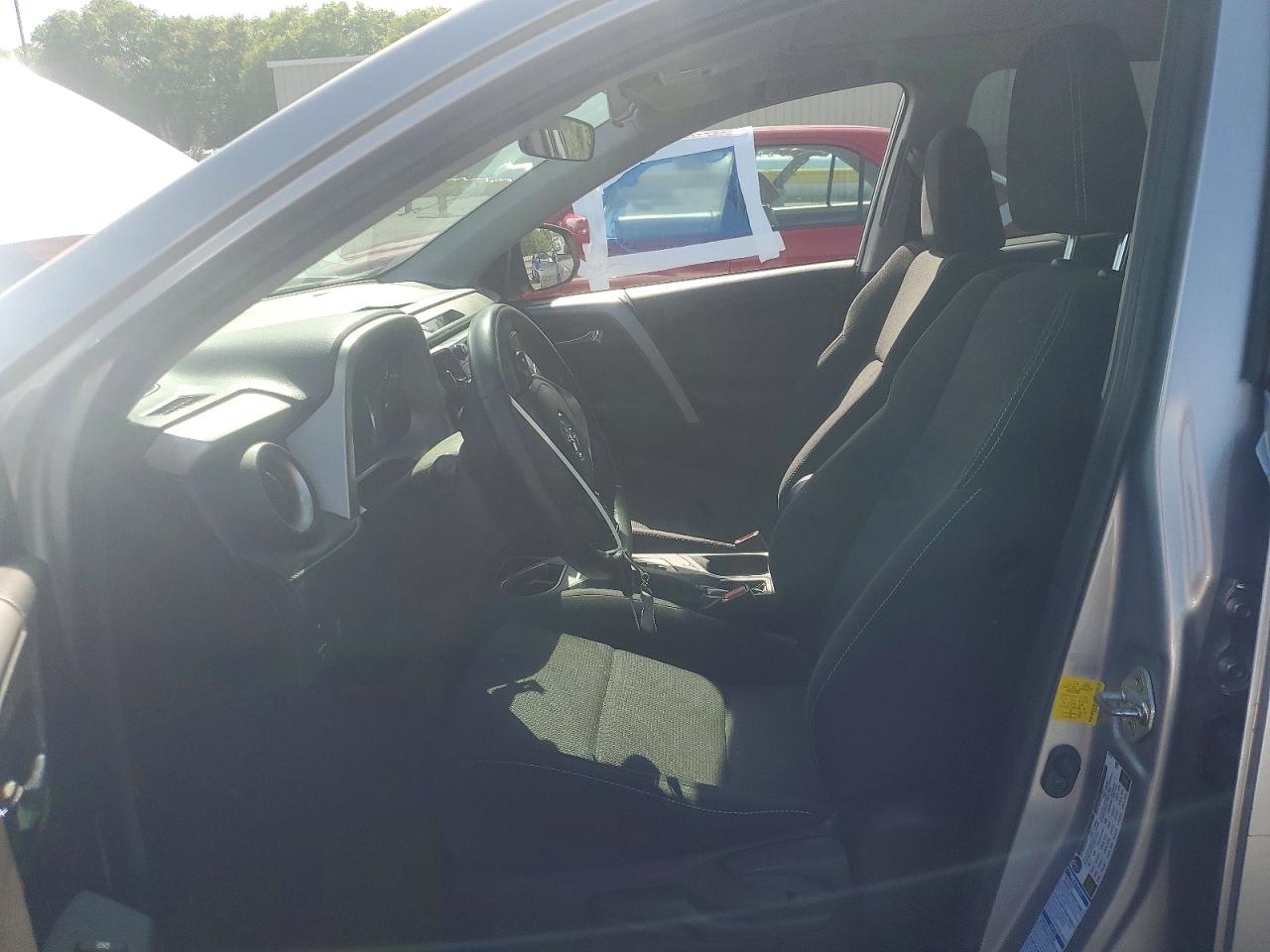 2016 TOYOTA RAV4 XLE photo 7