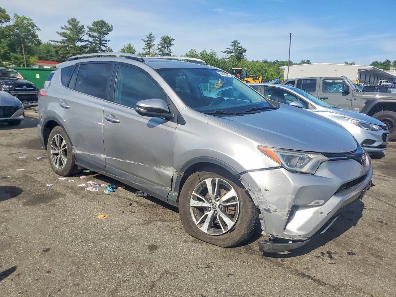 2016 TOYOTA RAV4 XLE photo 4