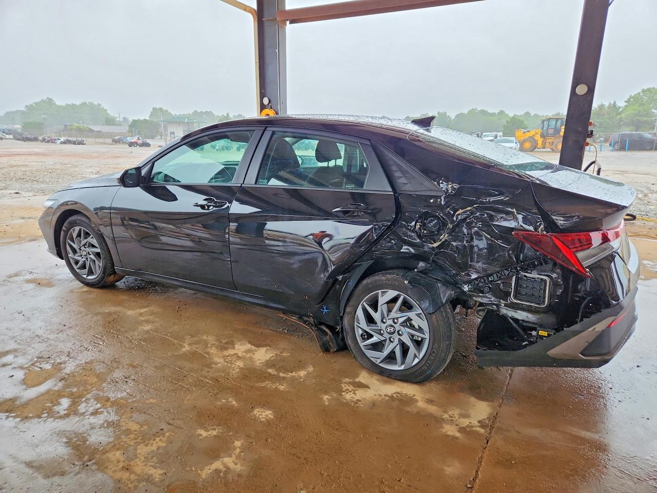 2024 HYUNDAI ELANTRA BLUE photo 3