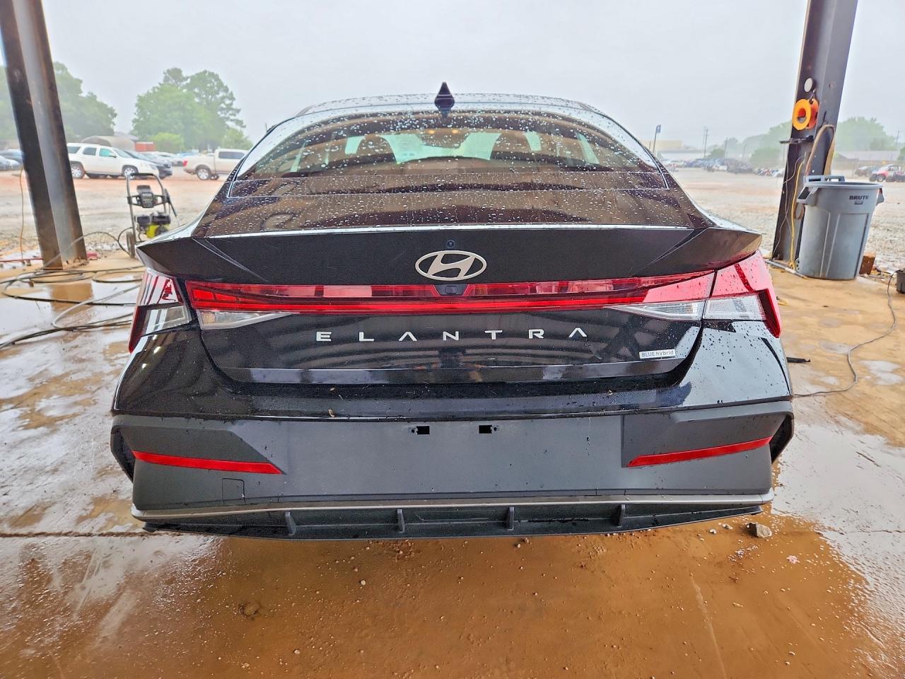 2024 HYUNDAI ELANTRA BLUE photo 11