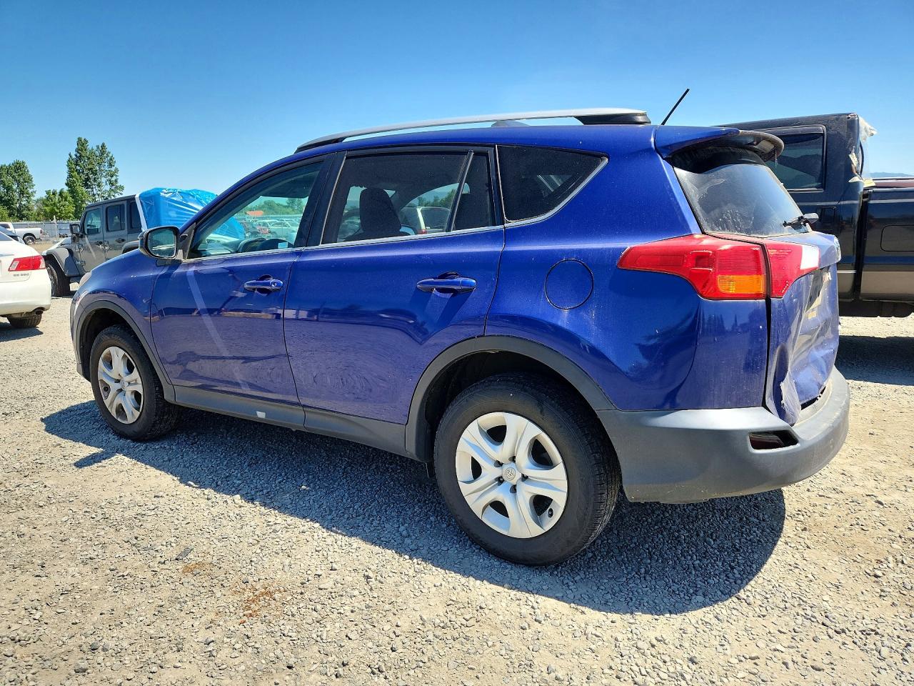 2015 TOYOTA RAV4 LE photo 3