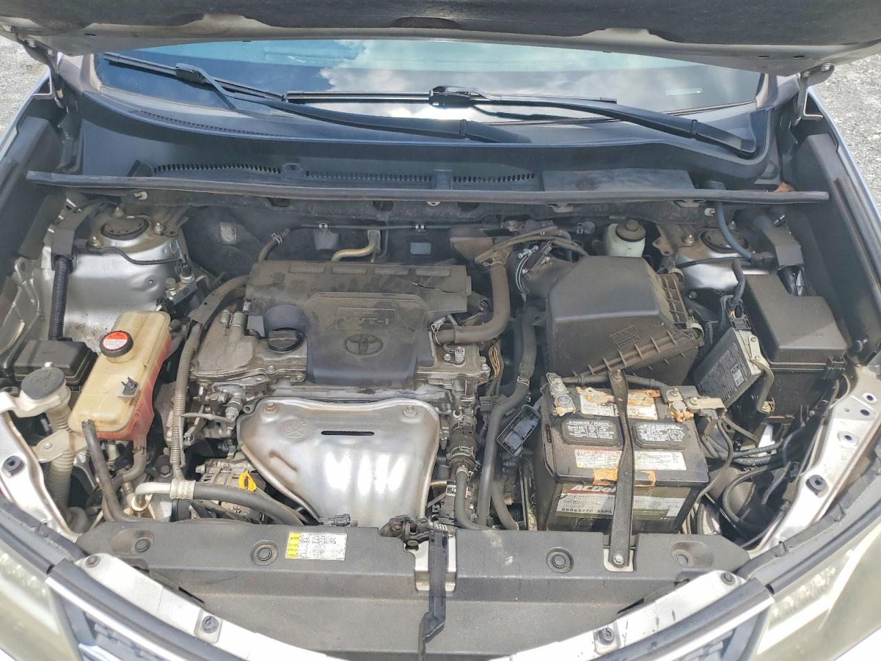 2015 TOYOTA RAV4 XLE photo 23