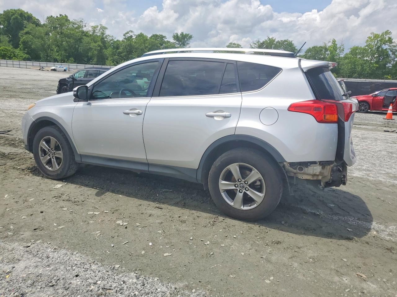 2015 TOYOTA RAV4 XLE photo 3