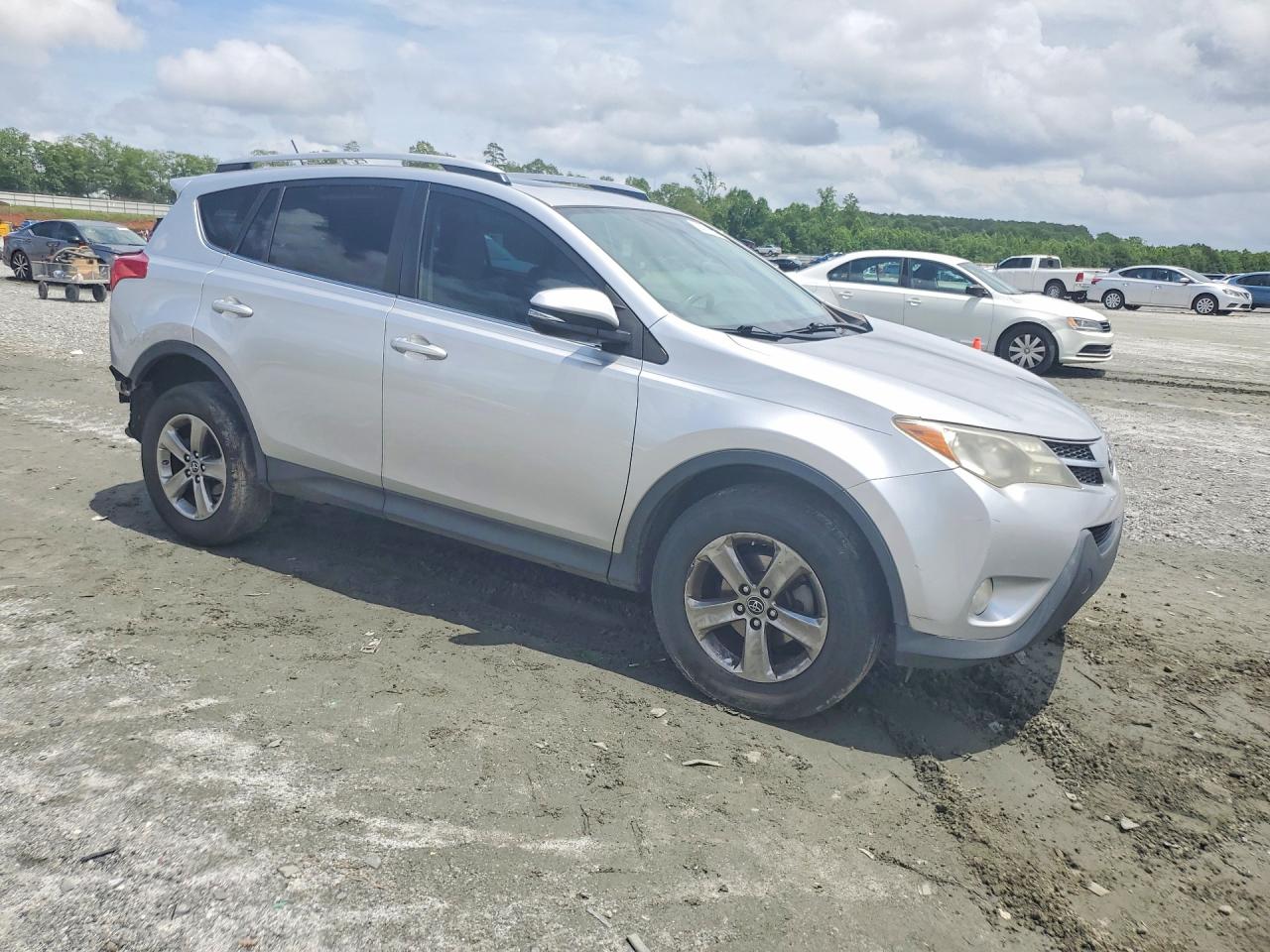 2015 TOYOTA RAV4 XLE photo 7
