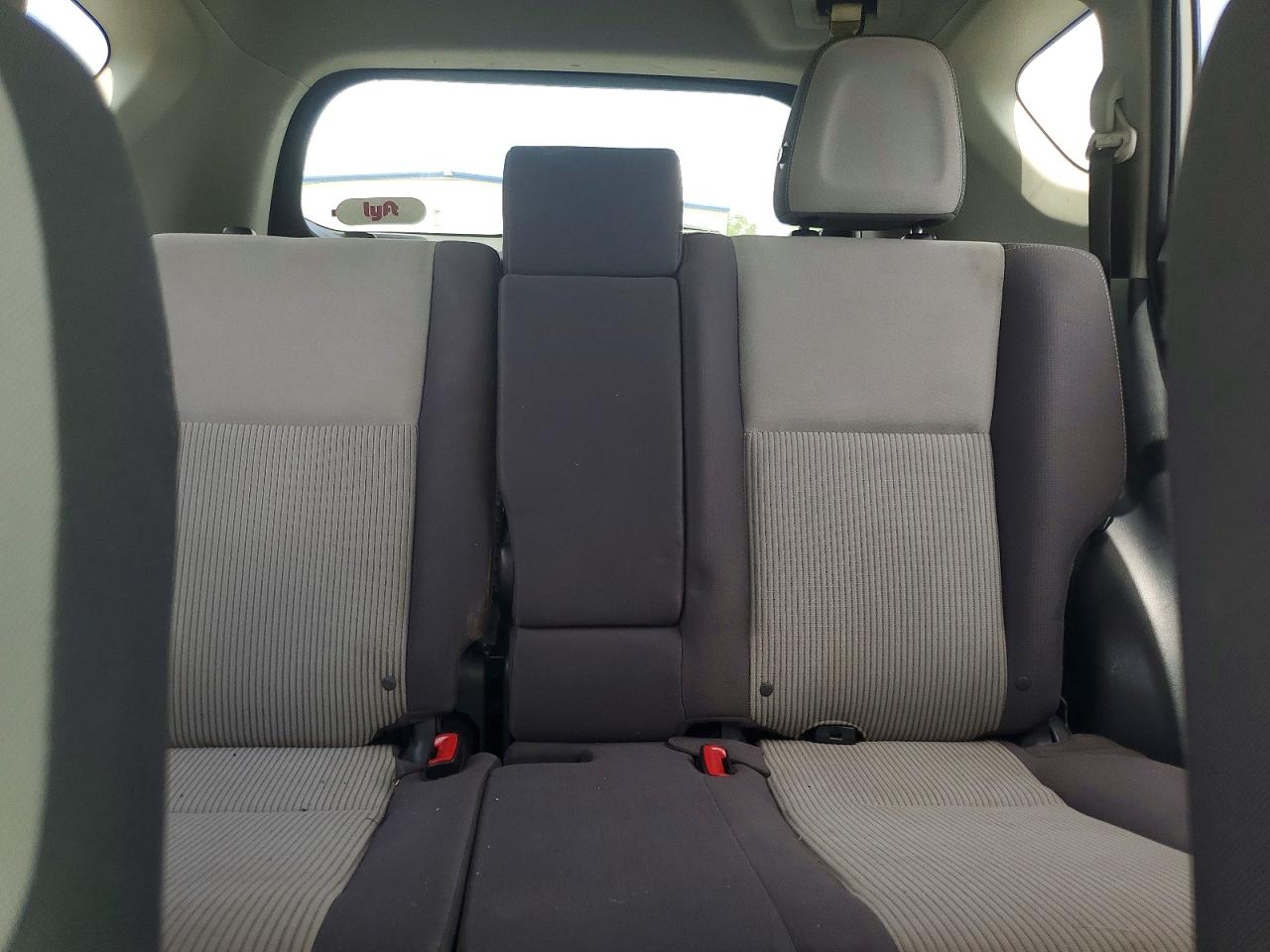 2015 TOYOTA RAV4 XLE photo 19