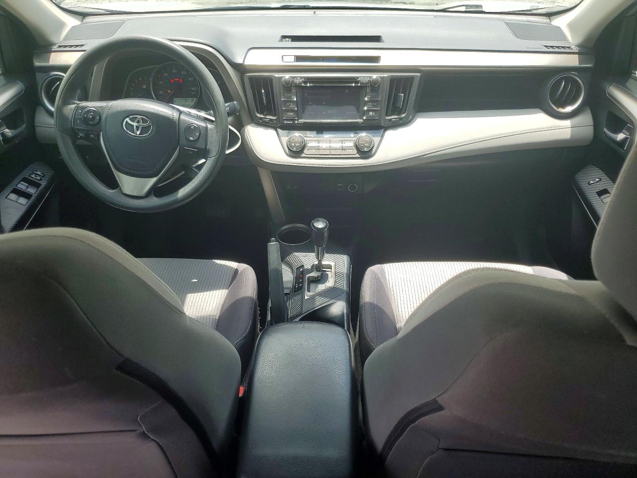 2015 TOYOTA RAV4 XLE photo 15