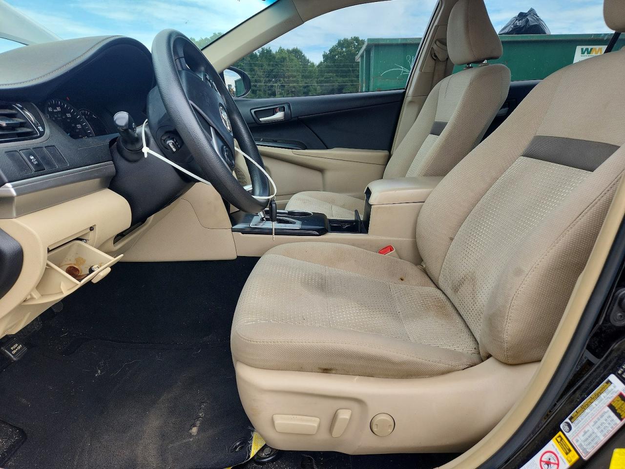 2014 TOYOTA CAMRY LE photo 13