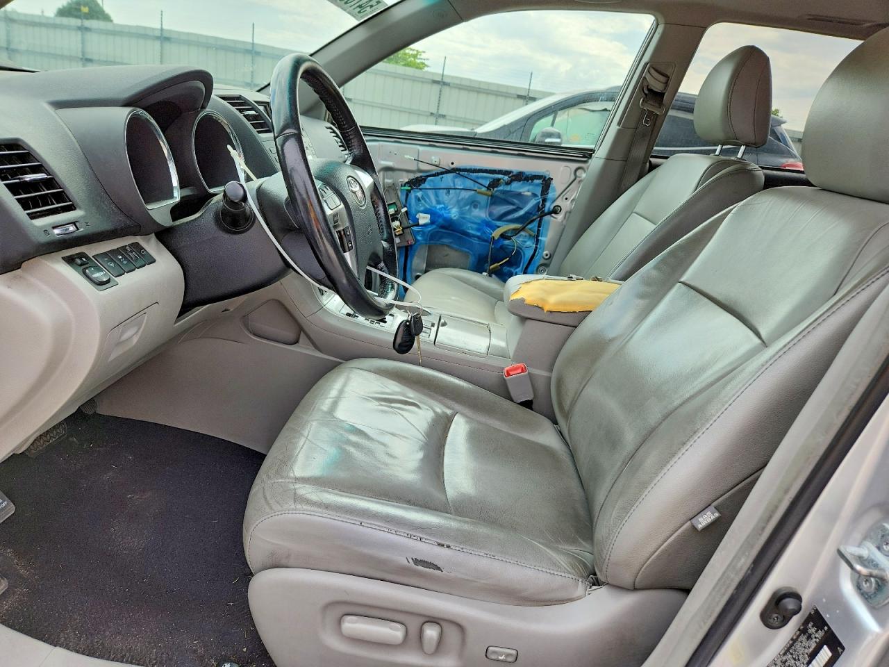 2012 TOYOTA HIGHLANDER SE photo 13
