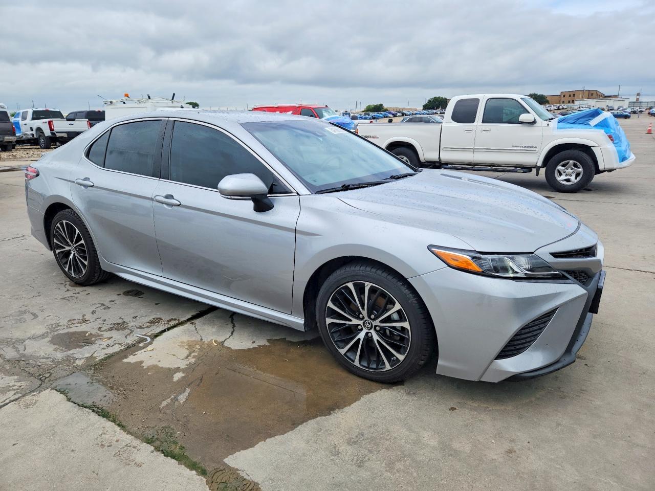 2018 TOYOTA CAMRY SE photo 7