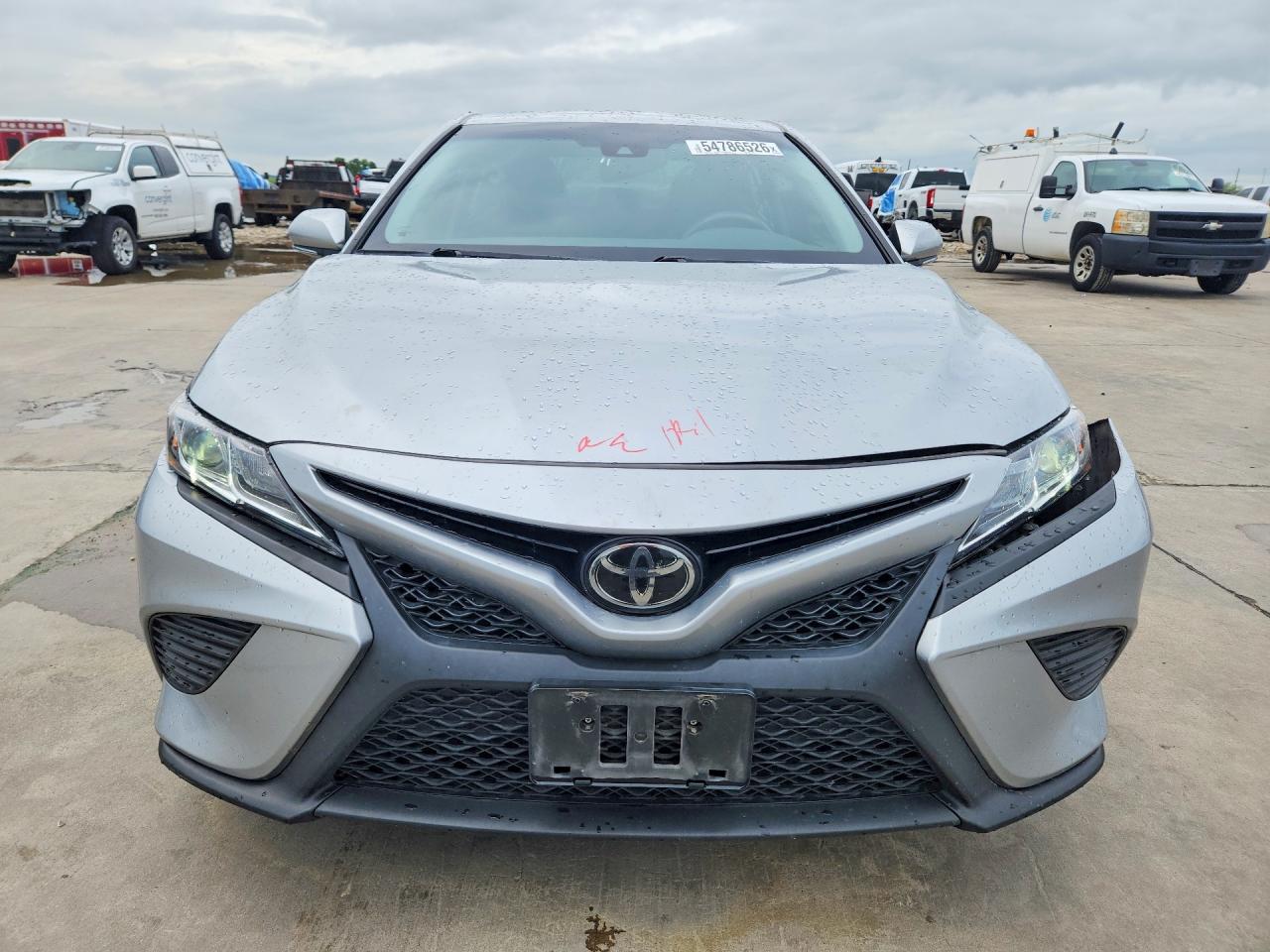 2018 TOYOTA CAMRY SE photo 9