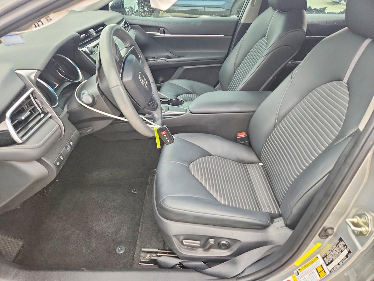 2018 TOYOTA CAMRY SE photo 13