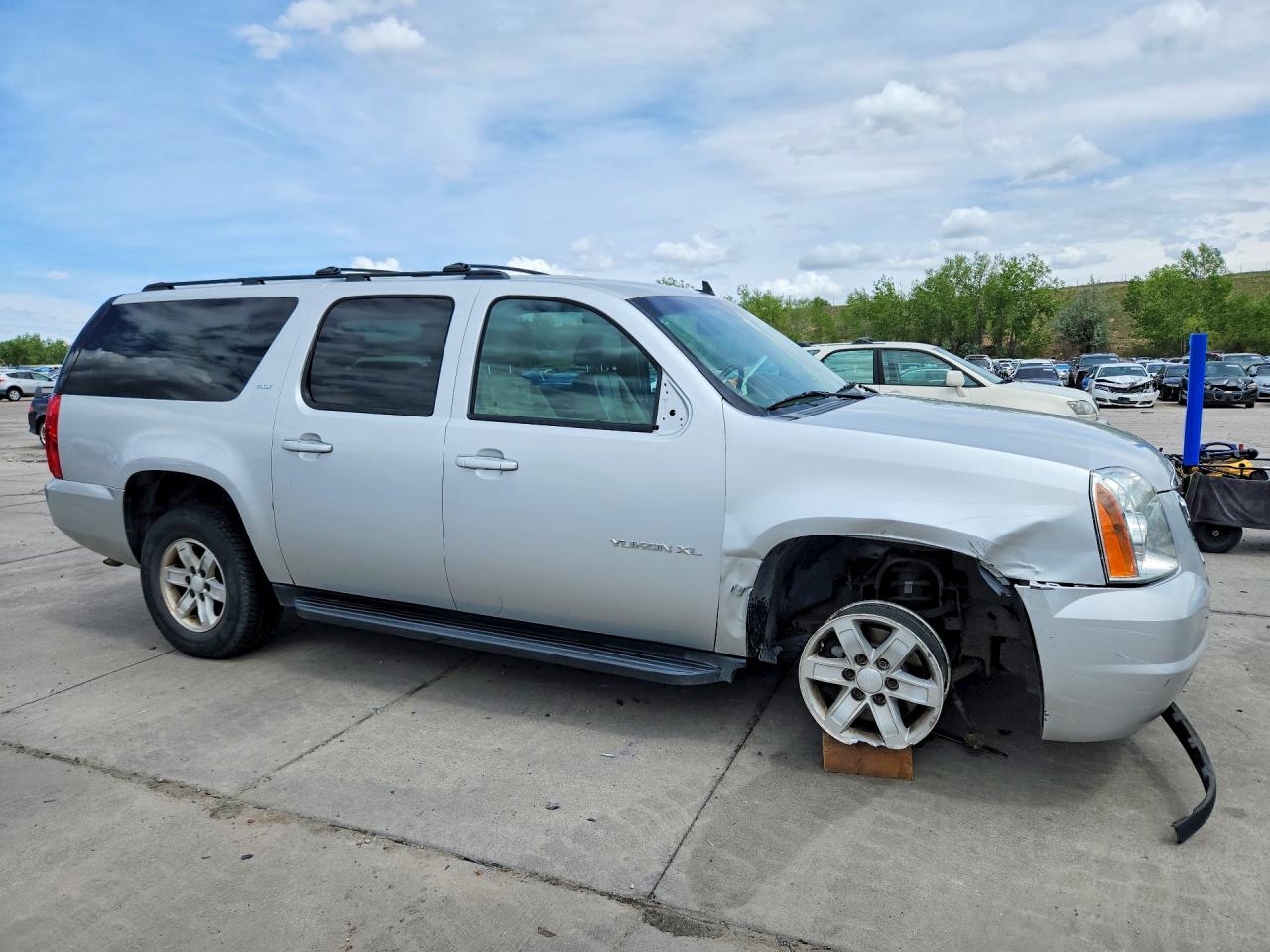 2010 GMC YUKON XL K1500 SLT photo 4