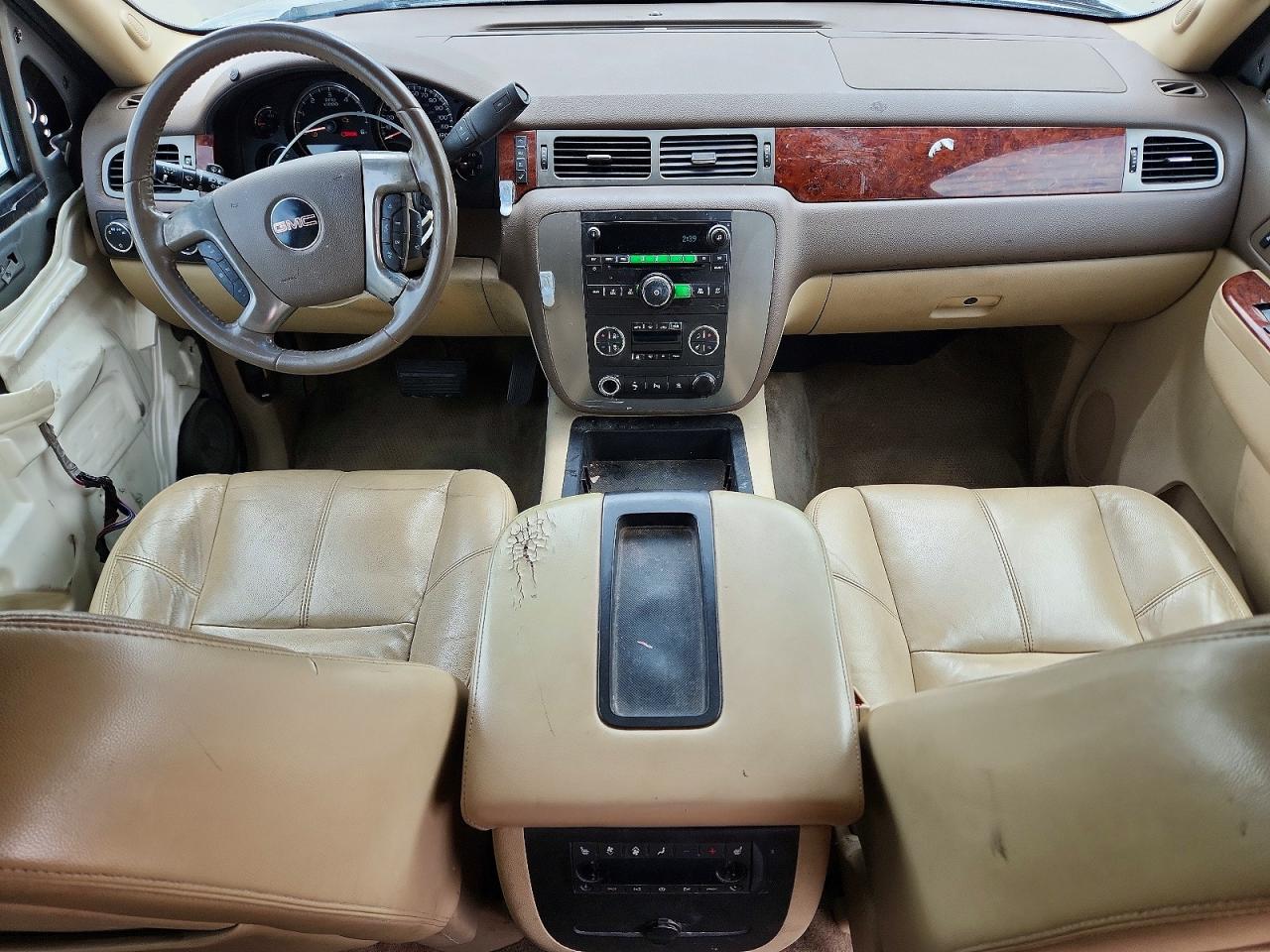 2010 GMC YUKON XL K1500 SLT photo 8