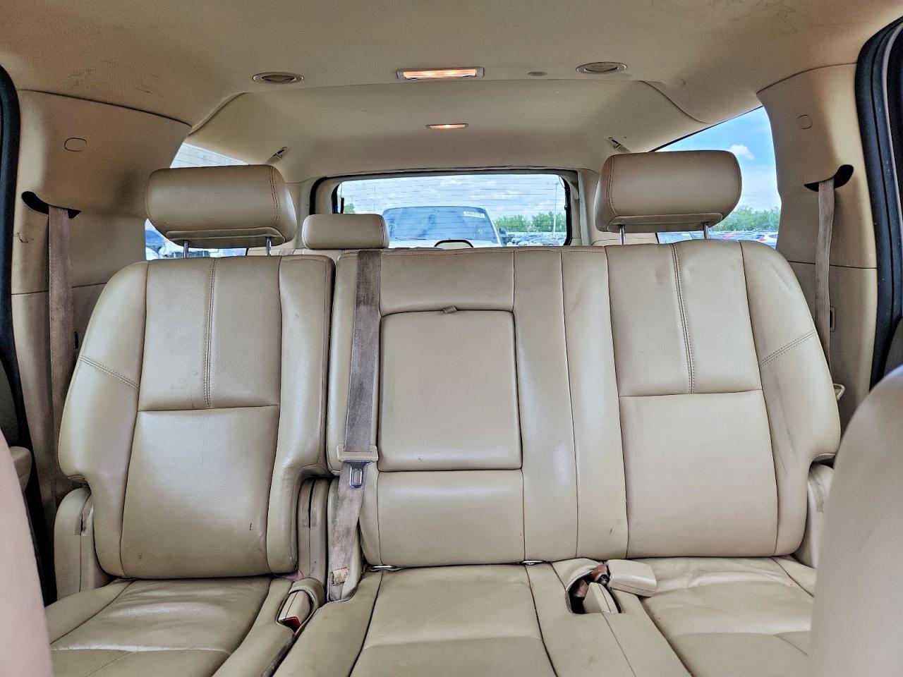 2010 GMC YUKON XL K1500 SLT photo 10