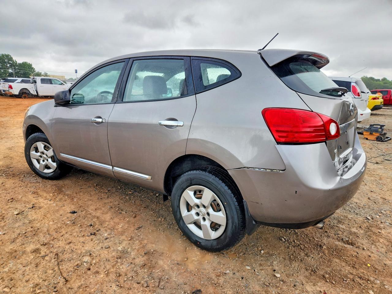 2013 NISSAN ROGUE S photo 4
