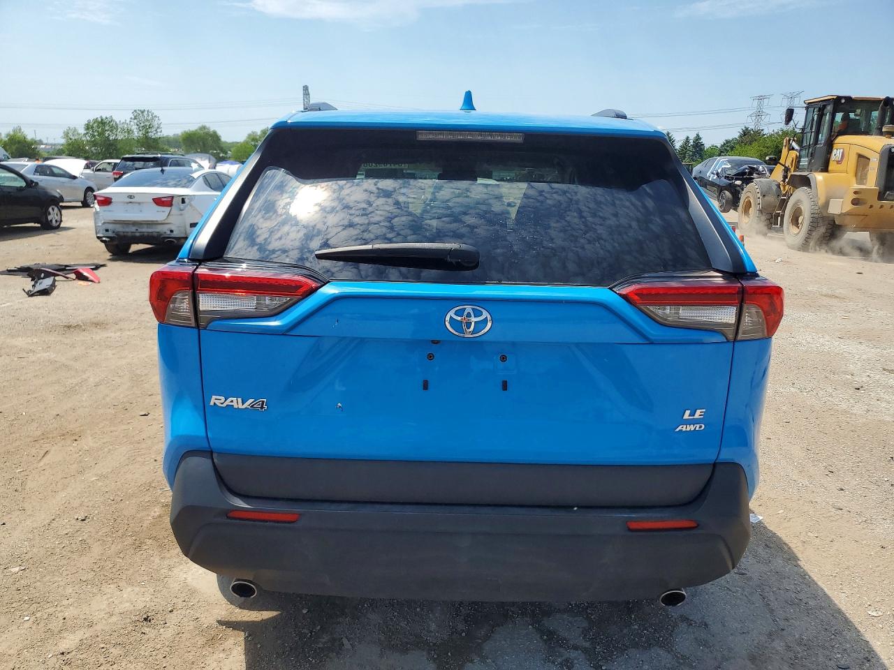 2019 TOYOTA RAV4 LE photo 16