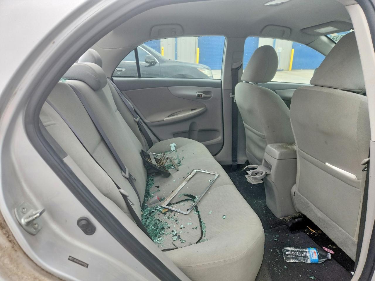 2010 TOYOTA COROLLA LE photo 19