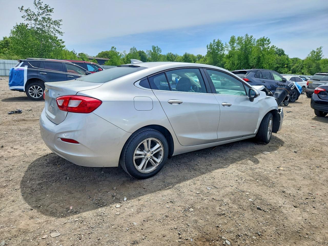 2017 CHEVROLET CRUZE LT photo 5