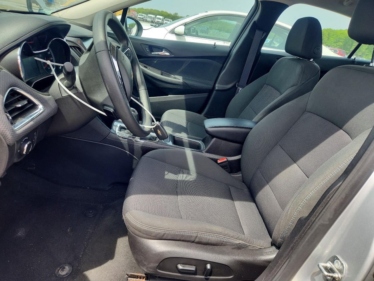 2017 CHEVROLET CRUZE LT photo 13