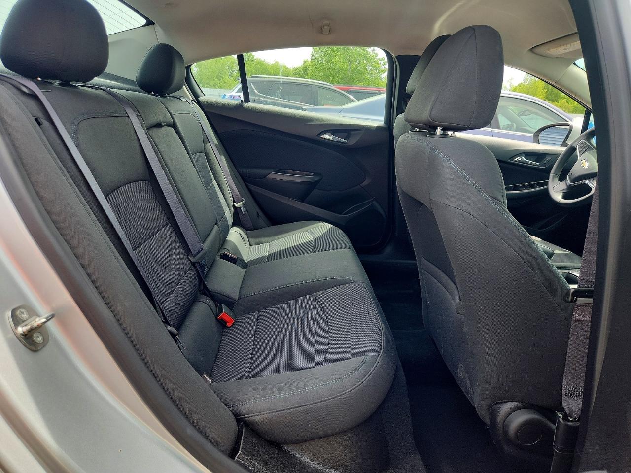 2017 CHEVROLET CRUZE LT photo 19