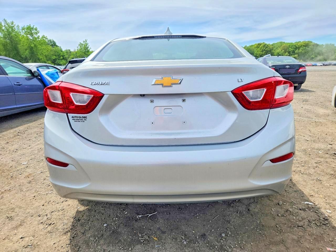 2017 CHEVROLET CRUZE LT photo 11