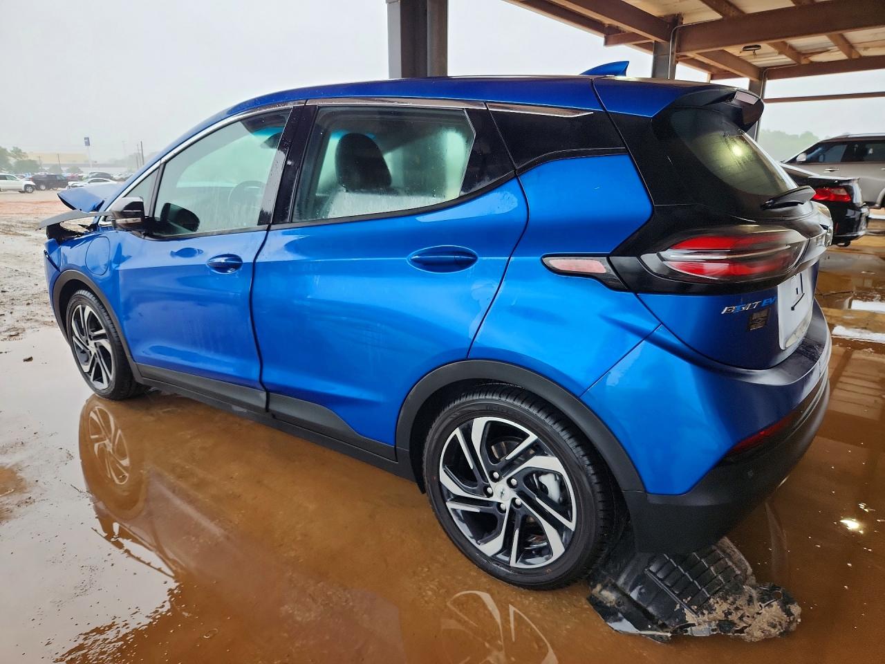 2023 CHEVROLET BOLT EV 2LT photo 2