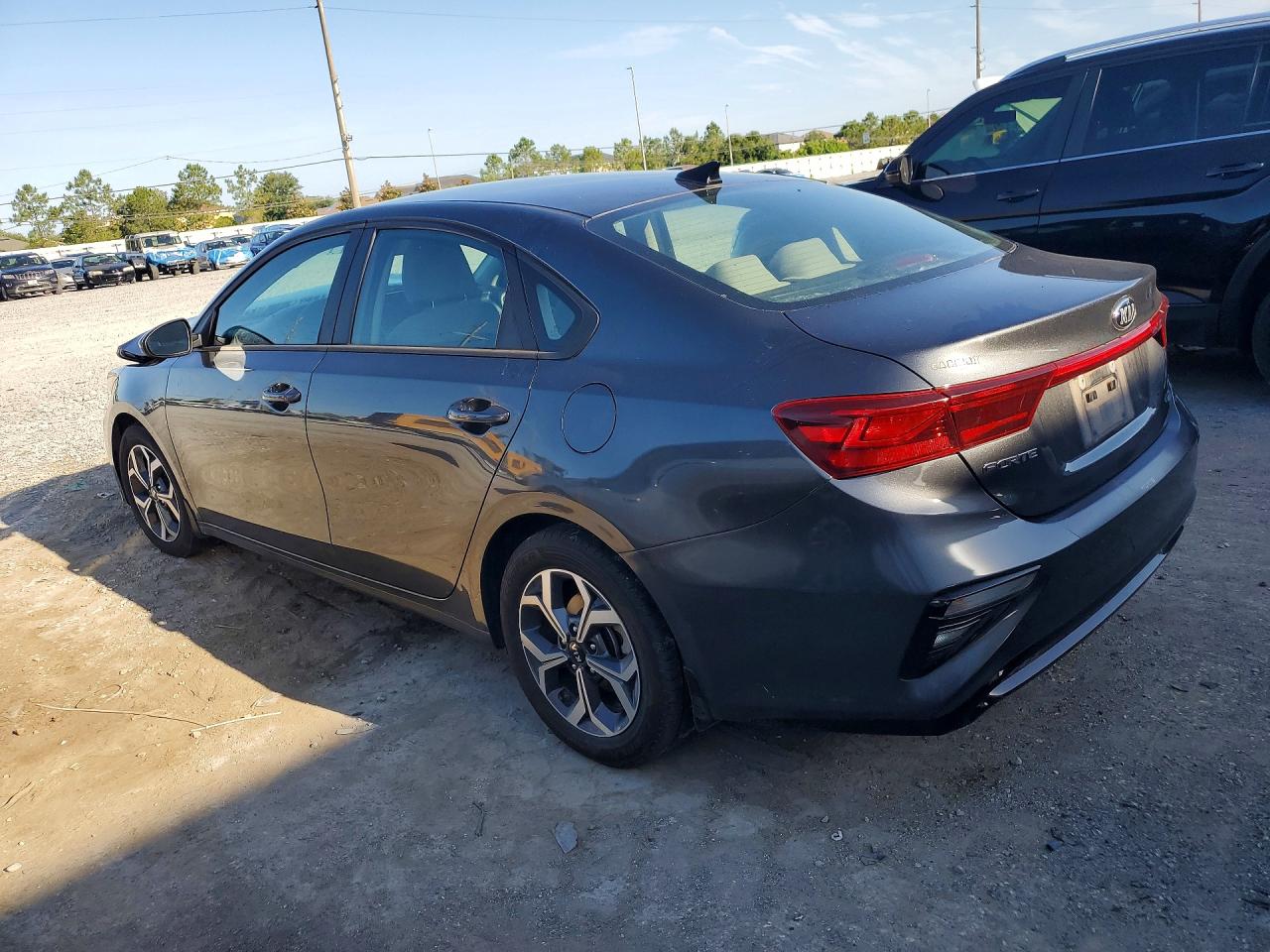 2021 KIA FORTE LXS photo 2