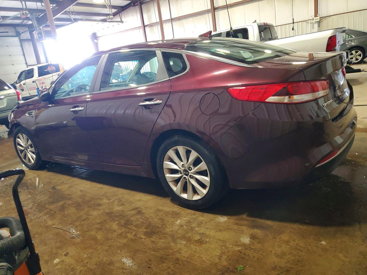 2018 KIA OPTIMA LX photo 4