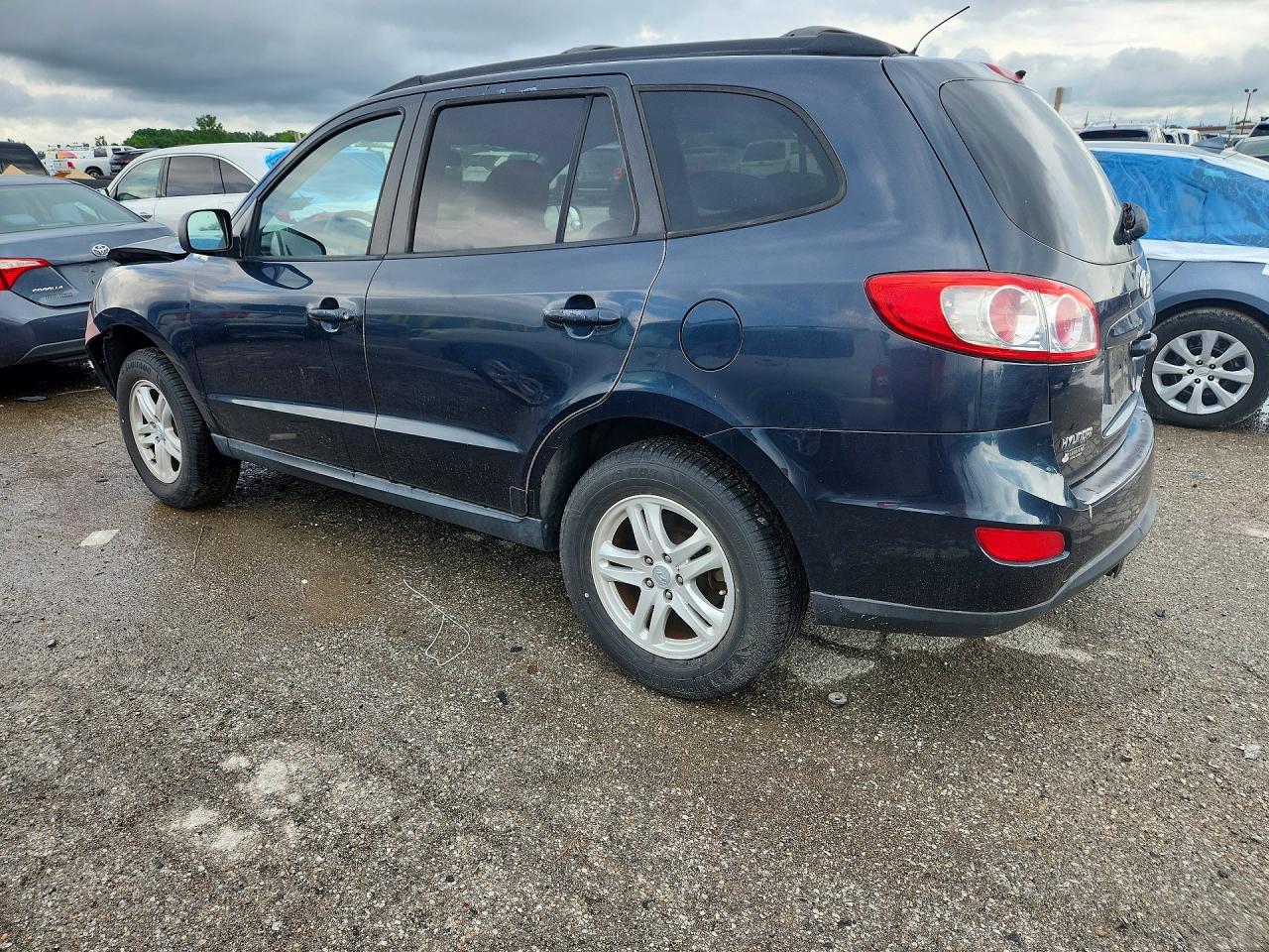 2010 HYUNDAI SANTA FE GLS photo 3