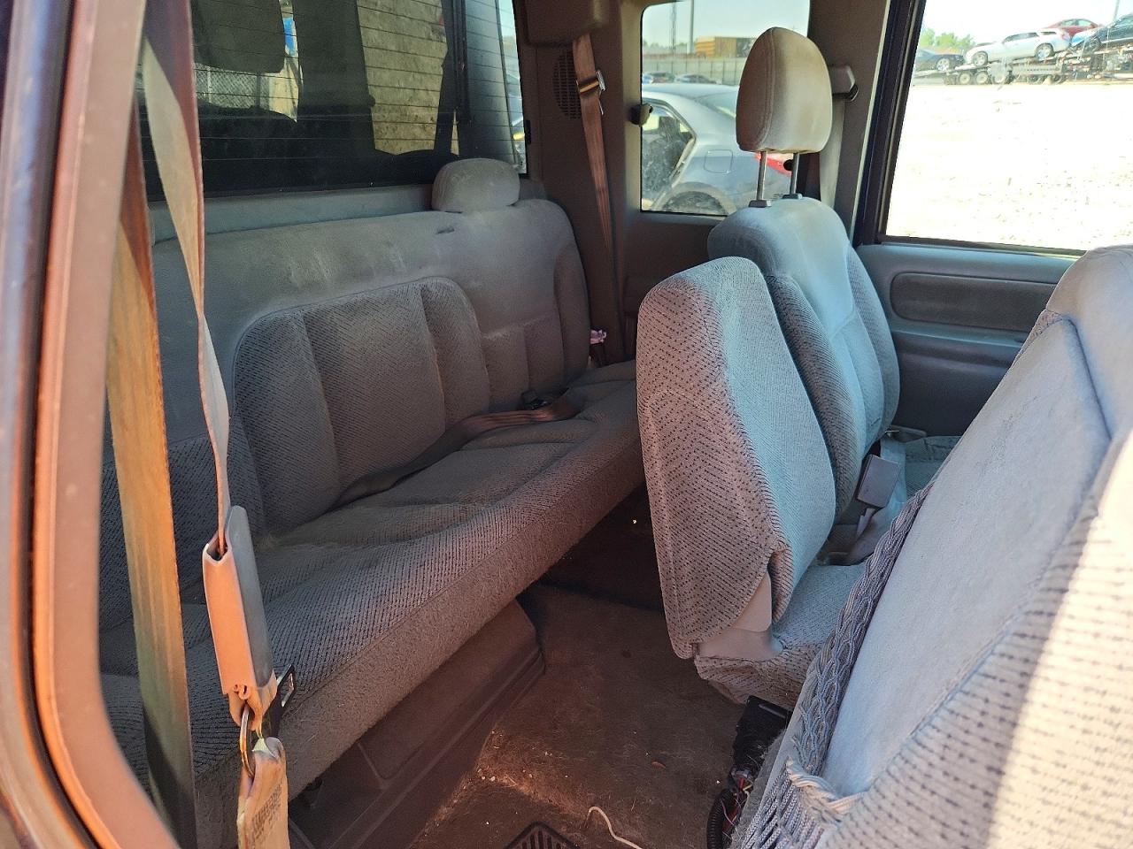 1995 CHEVROLET GMT-400 K1500 photo 28