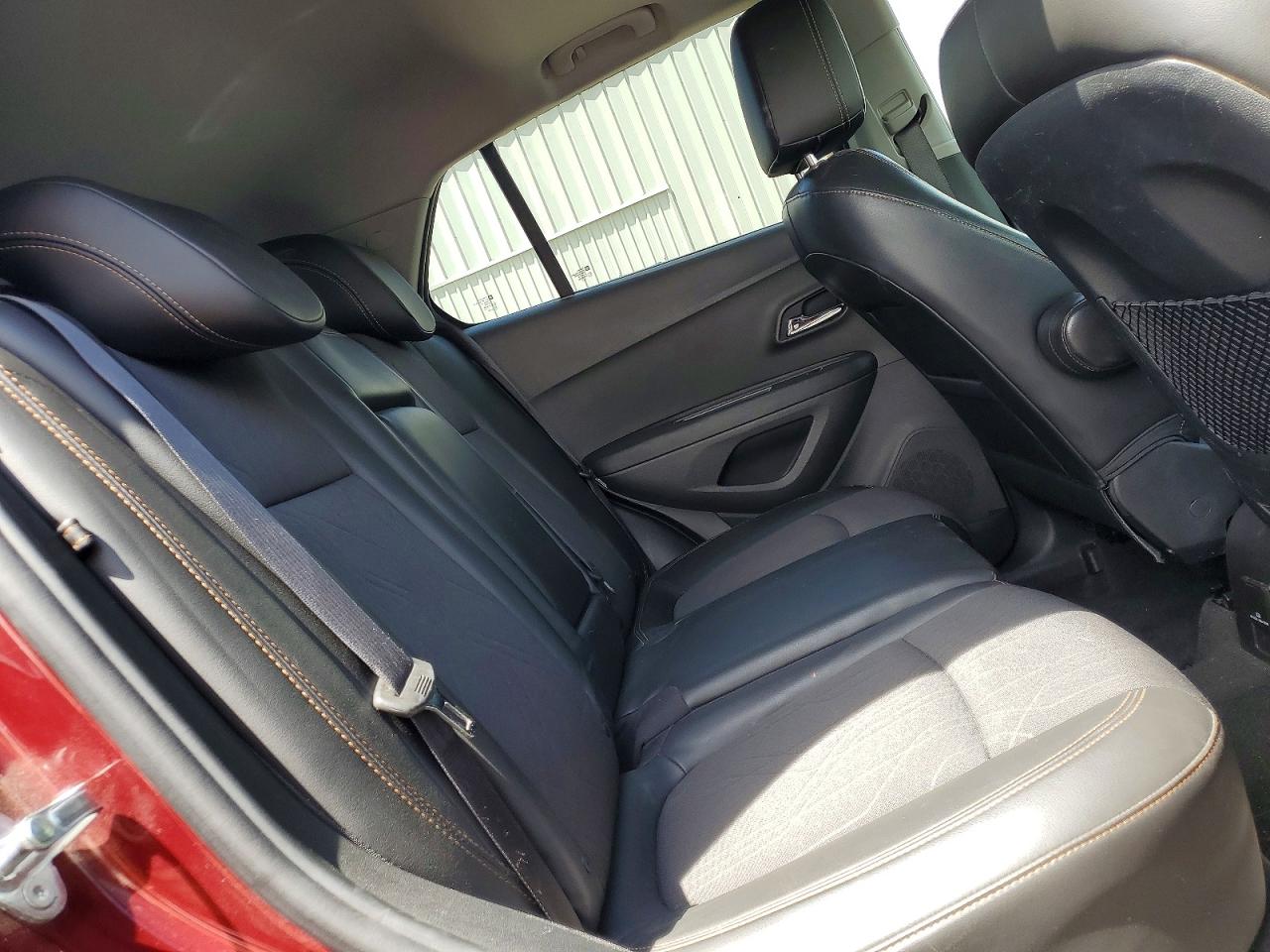 2017 CHEVROLET TRAX 1LT photo 11