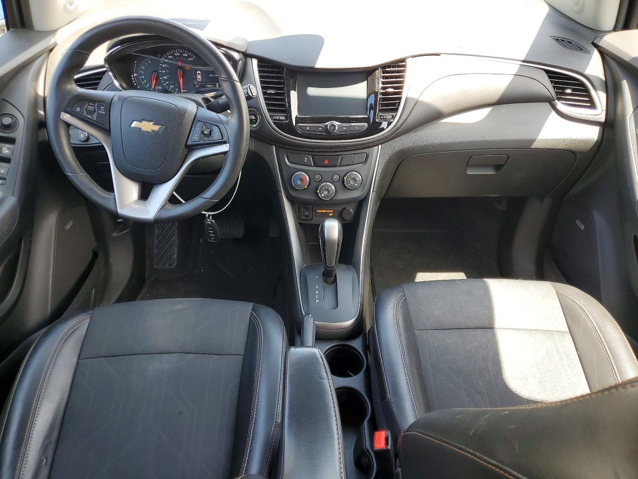 2017 CHEVROLET TRAX 1LT photo 8