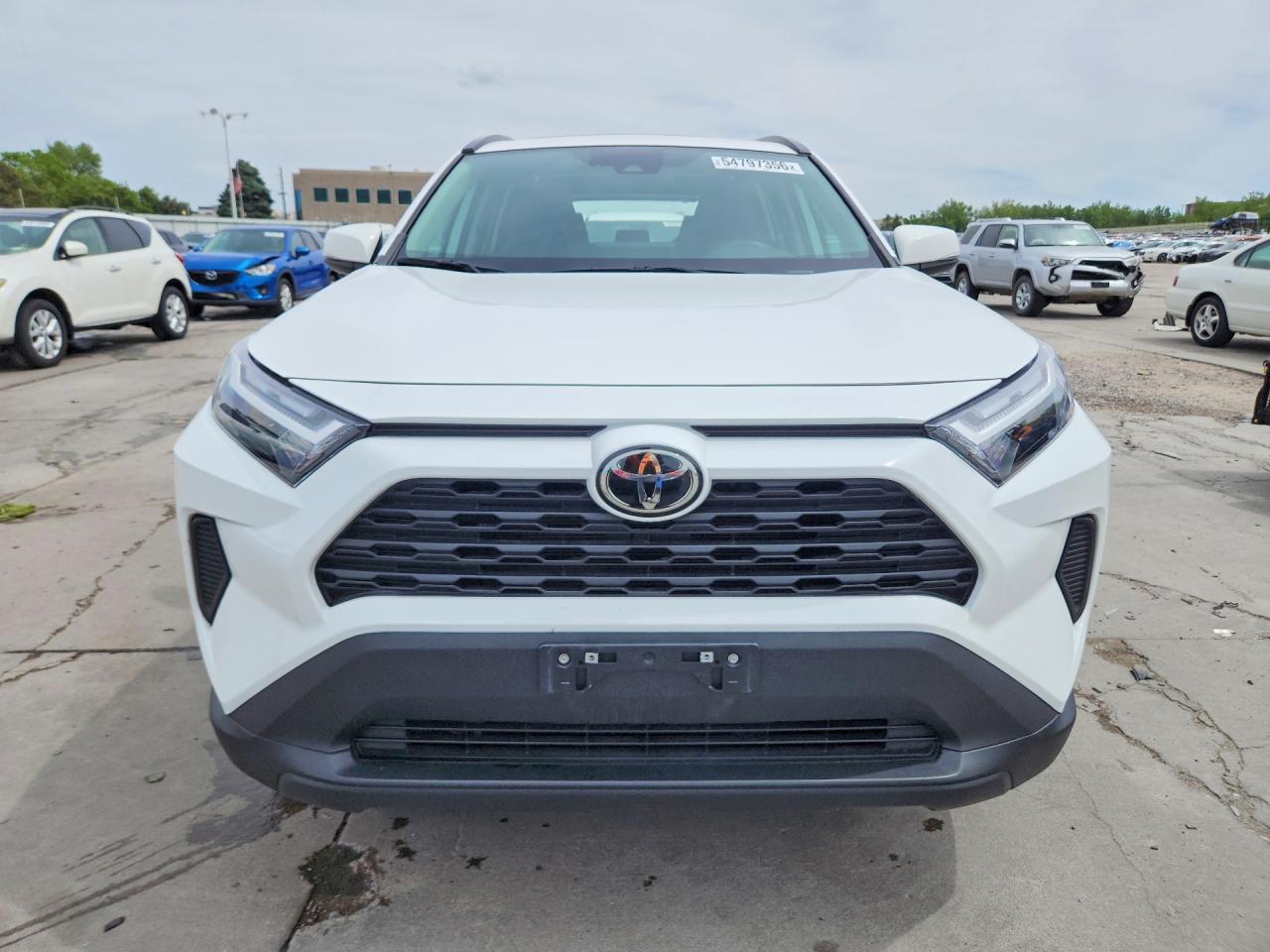2022 TOYOTA RAV4 XLE photo 13