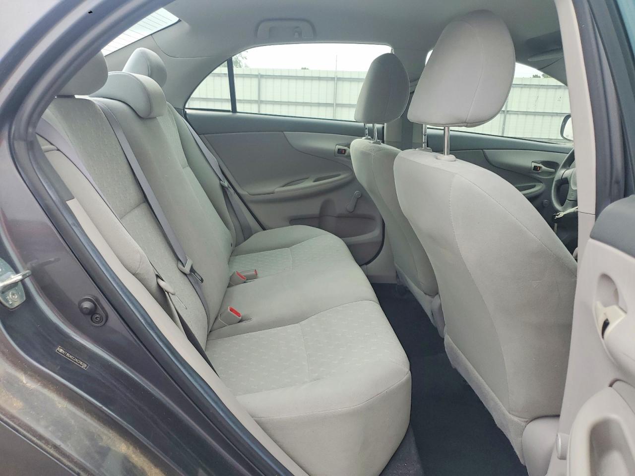 2010 TOYOTA COROLLA BASE photo 28
