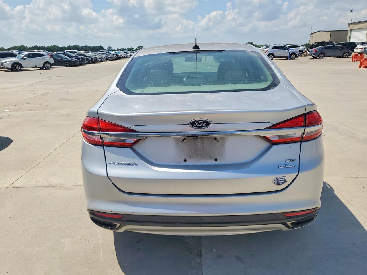 2017 FORD FUSION SE photo 16