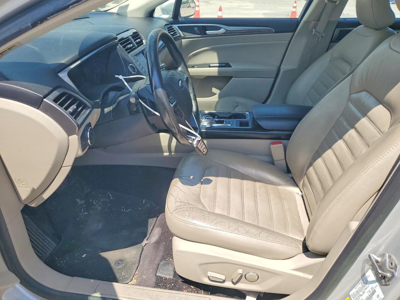 2017 FORD FUSION SE photo 19