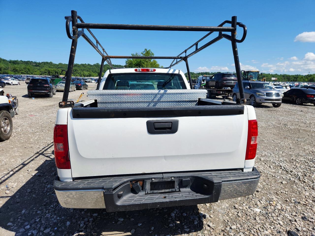 2010 CHEVROLET SILVERADO C1500 photo 11