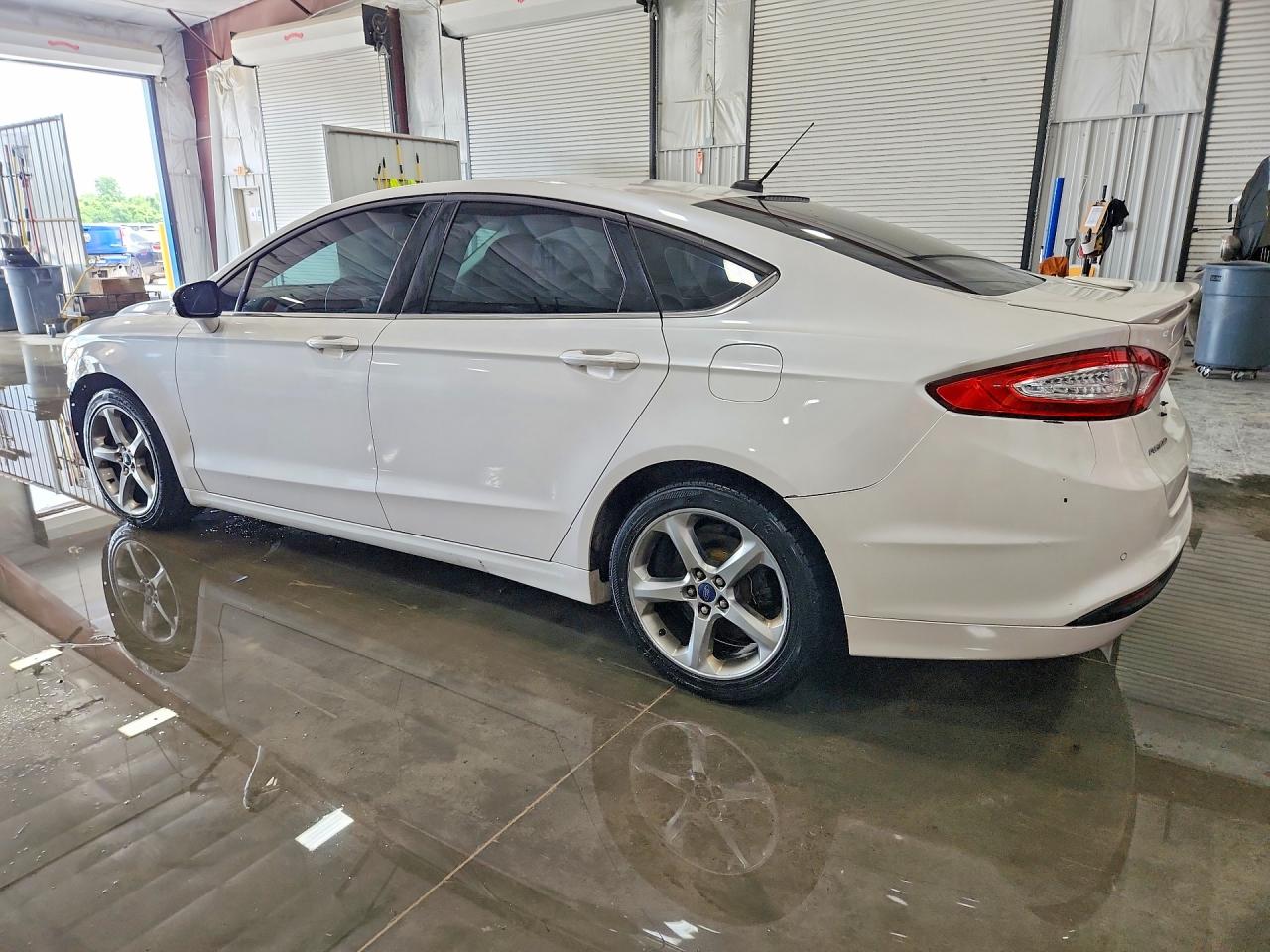 2015 FORD FUSION SE photo 3