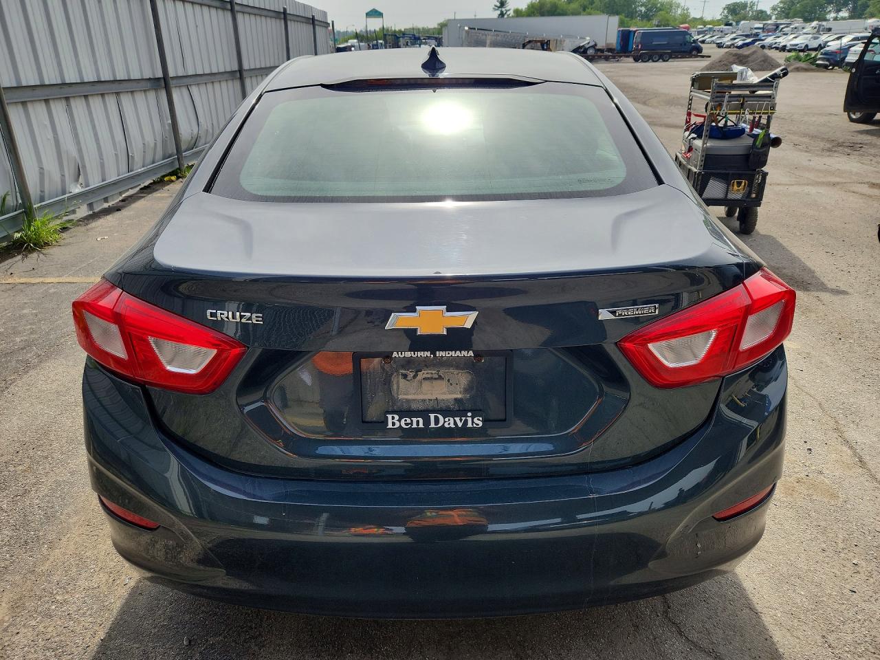2017 CHEVROLET CRUZE PREMIER photo 6