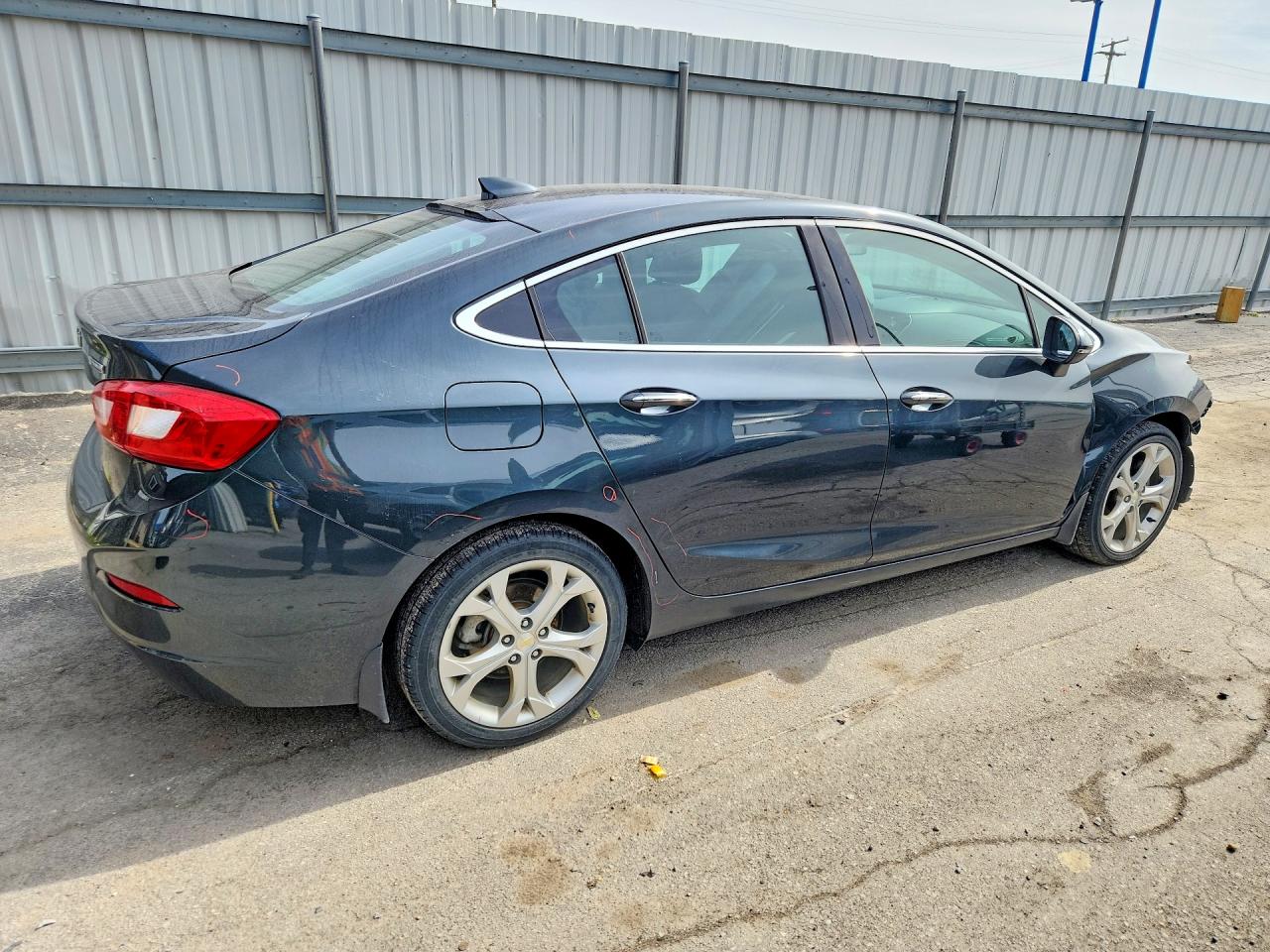 2017 CHEVROLET CRUZE PREMIER photo 3