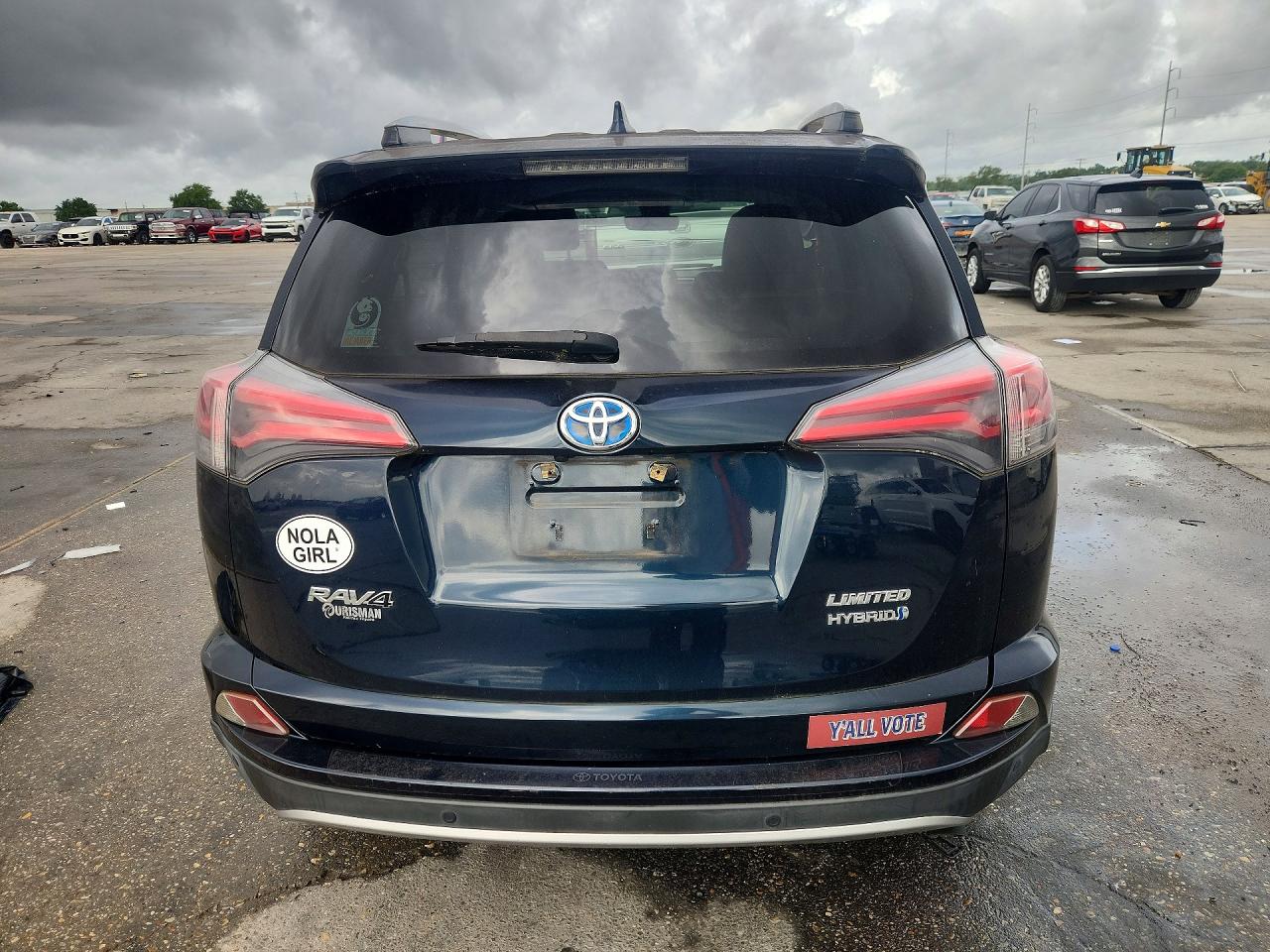 2018 TOYOTA RAV4 HV LIMITED photo 11